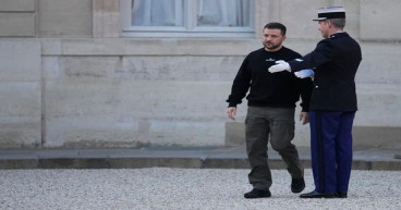 France pledges more military aid to Ukraine as Macron meets with Zelensky