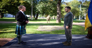  New Ukraine ambassador wore a kilt for first meeting with Zelensky 