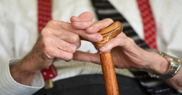 Blood tests for Alzheimer’s could be offered on NHS within five years – experts