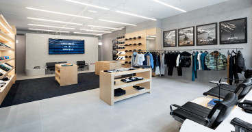 Paper Planes Flagship Store in New York Takes Flight with Mesmerizing Split-Flap TV