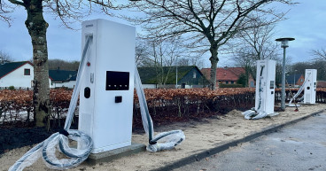 Die allererste MaxiCharger DC HiPower von Autel Energy in Europa kommt in Dänemark an, in Zusammenarbeit mit PowerGo