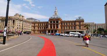 USD/ZAR drops to key support ahead of FOMC minutes