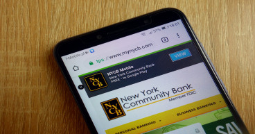 NYCB trims dividend further following a 7.0% decline in deposits