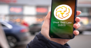  UNUS SED LEO copies Solana’s price surge as Memeinator presale stage 19 sells out 