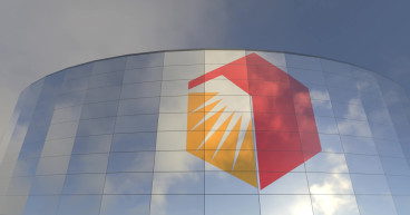 Realty Income stock forms a positive pattern but May 6 will be key