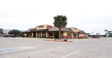 Cravey Real Estate Facilitates Sale of Outback Steakhouse Ground Lease and La Playa in Corpus Christi, TX
