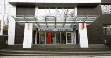 These 4 European bank stocks have risen as strong earnings boost sentiment, should you buy?