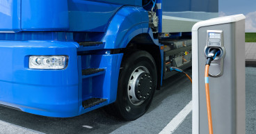 Nikola stock price sits at a pivotal level as risks remain