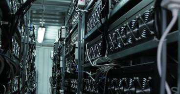 Bitcoin or Marathon Digital: Which is a better pick?