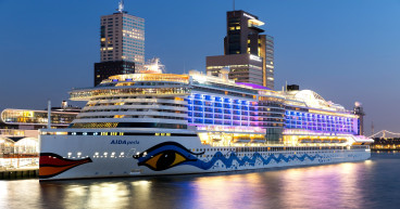 Royal Caribbean and Carnival stocks face this 1 key risk
