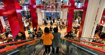 United States consumers regain their confidence – but also signal a coming recession