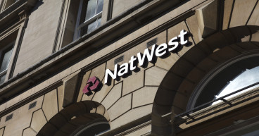 NatWest share price has retreated: buy the dip or sell the rip?