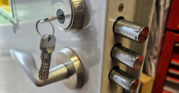 Emergency locksmith services in Portsmouth and Southampton area