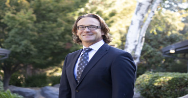 Sacramento Plastic Surgeon Answers 4 Breast Reduction FAQs