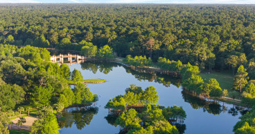 Concierge Auctions: Exquisite Waterfront Estate in Magnolia, Texas is Pending Sale for US$9.296 Million in Just 37 Days