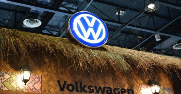  Volkswagen union negotiations begin amid looming factory shutdowns in Germany 