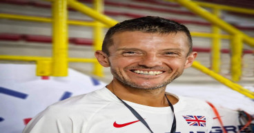 Meet The Running Coach Travelling The World While Homeschooling His Children
