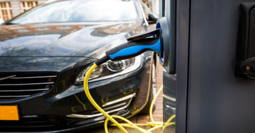 Argentina to scrap import tariffs on EVs and hybrids to drive green transport