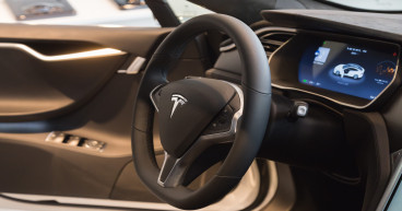 Could Musk’s ties to President Trump be delaying Tesla’s FSD approval in China?