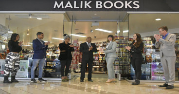 Bookstore Presents Award in Recognition of the 75th Year of Dianetics
