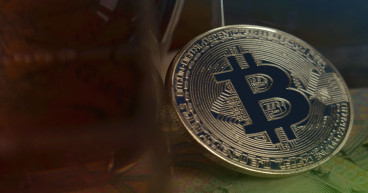 Crypto crash triggers $1 billion in liquidations: time to buy the dip