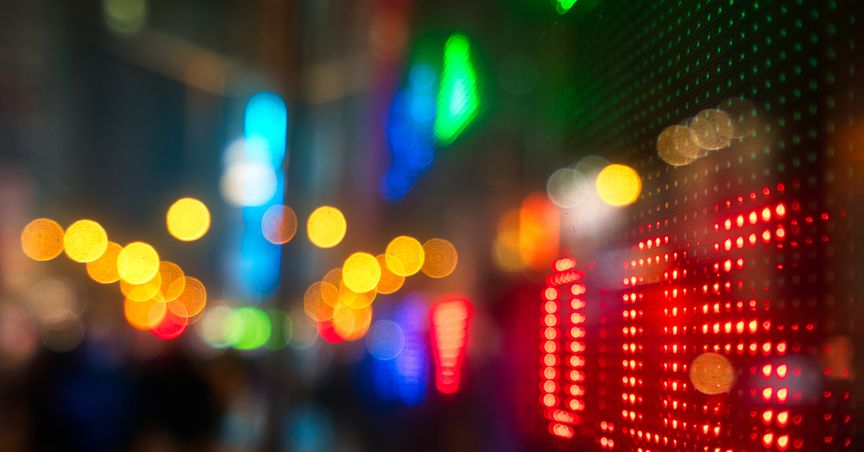  Is the economy a step away from the cliff? 