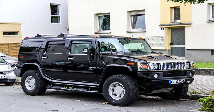  General Motors Resurrects Hummer As a 350 Miles EV Avatar, Goes Head-on with Tesla’s Cybertruck 