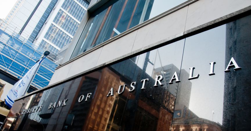  RBA keeps rates unchanged, revises up GDP growth 