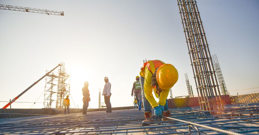  CRH (LON: CRH) raises interim dividend by 4.5%. Is it a good buy now? 
