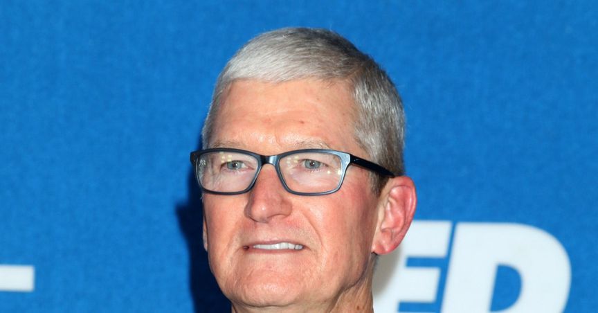  Tim Cook hits paydirt, pockets US$750 million worth of Apple shares 