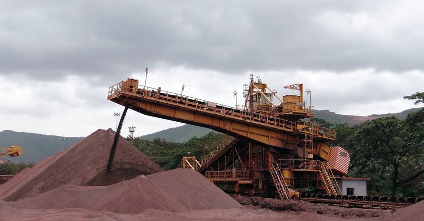  Fall in iron ore prices prompts decline in Australian exports in October 