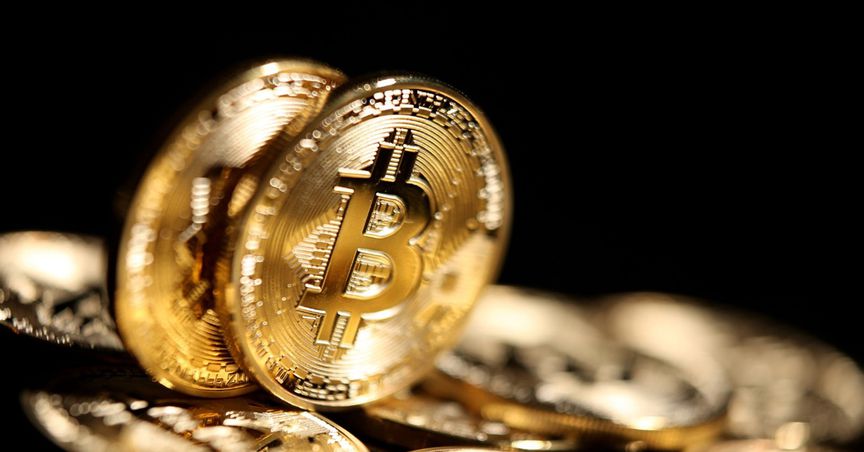  Crypto Catch: Bitcoin sees biggest drop in four weeks, falls 8% 