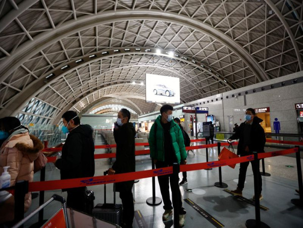 La France rend les tests COVID obligatoires pour les voyageurs en provenance de Chine