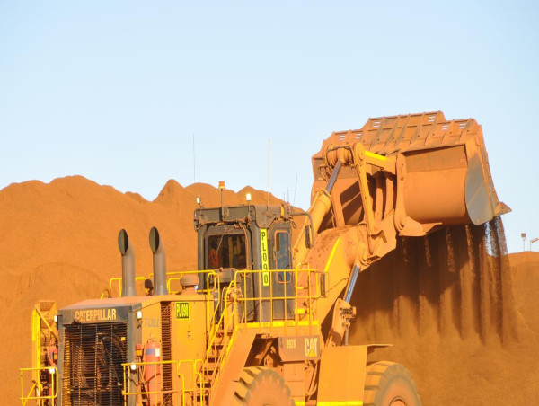  Fortescue lifts shipments of iron ore 