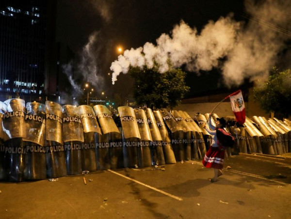 Protester dies in Lima as Peru's political crisis continues