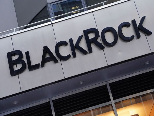Exclusive-BlackRock sustainability chief Bodnar to join Bezos Earth Fund - memo