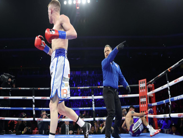  'Robbed' Wilson tearful after world title heist 