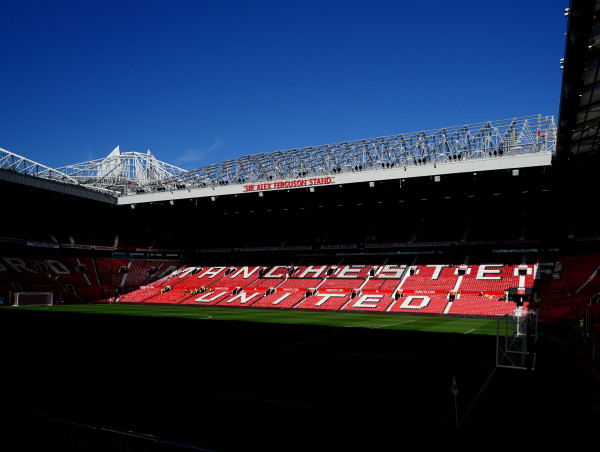  Qatar Sports Investments considering buying minority stake in Manchester United 
