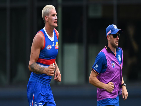  Off-season AFL recruits sidelined in blow for Bulldogs 