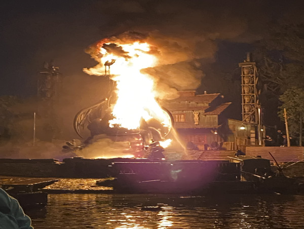  Disneyland visitors in shock after dragon show goes up in flames 