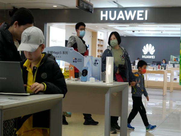  Huawei revenue edges up in first quarter but profit margin narrows 