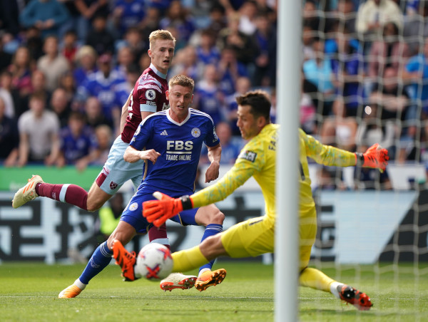  Leicester relegated despite ending season with victory over West Ham 