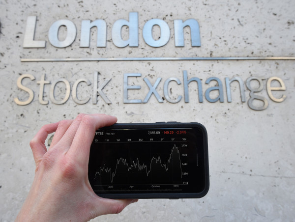  London’s FTSE 100 slumps despite US debt ceiling breakthrough 