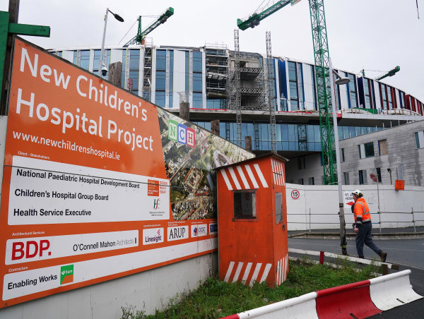  Government expects children’s hospital to be delivered next year ‘as planned’ 