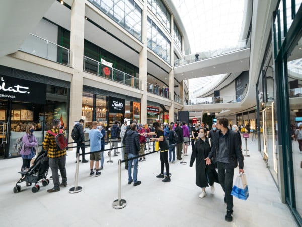  Low-pay retailers must have ‘clear spotlight’ shone on them, says think tank 