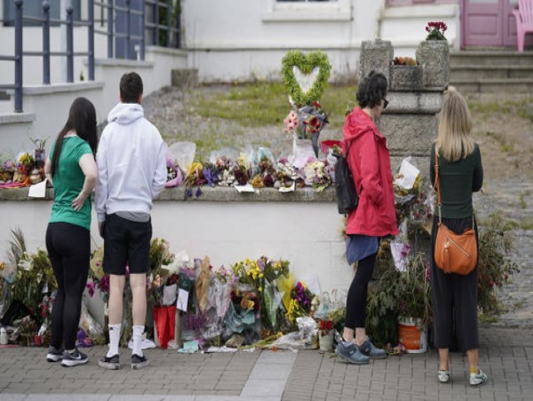  Floral tributes left for Sinead O’Connor, a woman ‘for the women of Ireland’ 