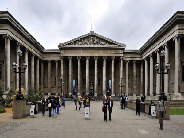  Man arrested after stabbing close to British Museum 