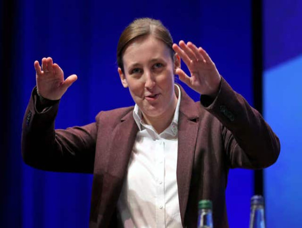  Mhairi Black: Trans people should be ‘left the hell alone’ 