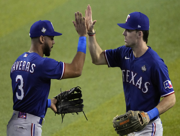  Corey Seager fires Texas Rangers to win in World Series game three 