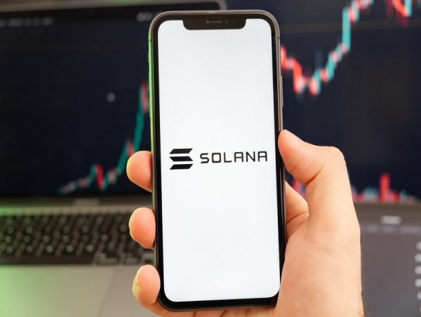  Solana price prediction: analyst foresees triple-digit surge as Shiba Memu gains traction 